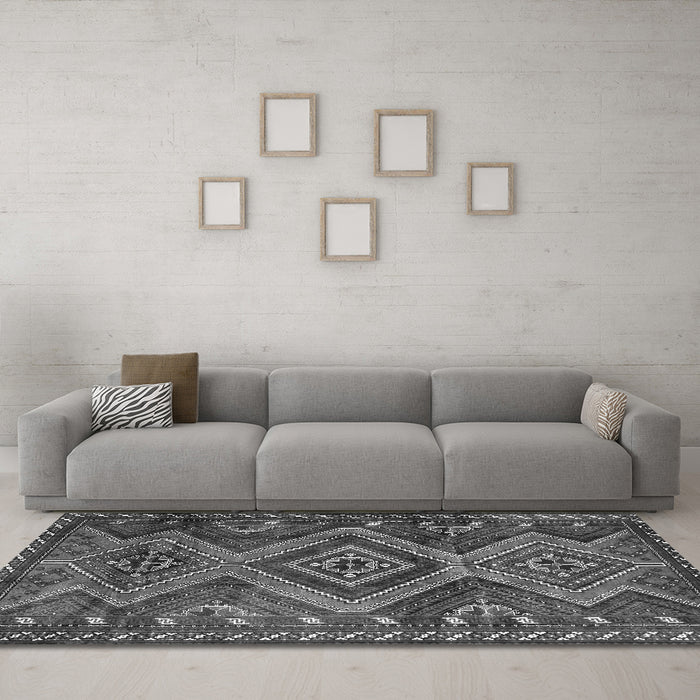 Machine Washable Persian Gray Traditional Rug in a Living Room,, wshtr3398gry