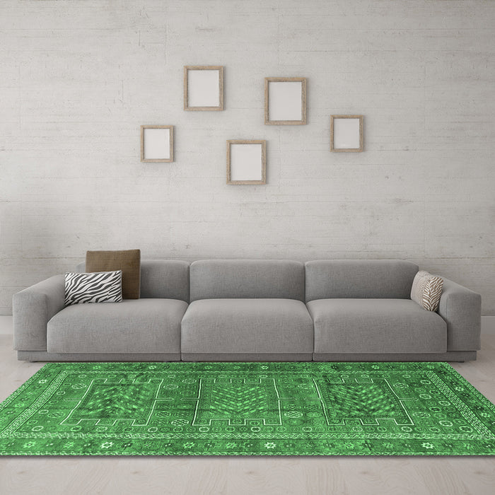 Machine Washable Persian Emerald Green Traditional Area Rugs in a Living Room,, wshtr3399emgrn