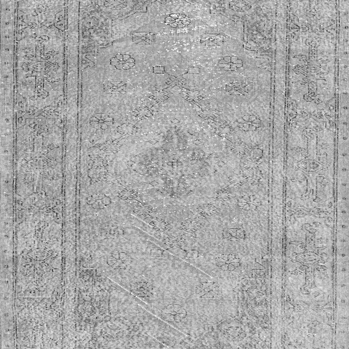 Serging Thickness of Machine Washable Persian Gray Traditional Rug, wshtr339gry