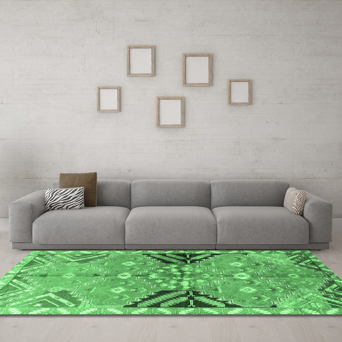 Machine Washable Persian Emerald Green Traditional Area Rugs in a Living Room,, wshtr3400emgrn
