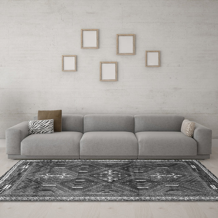 Machine Washable Persian Gray Traditional Rug in a Living Room,, wshtr3401gry