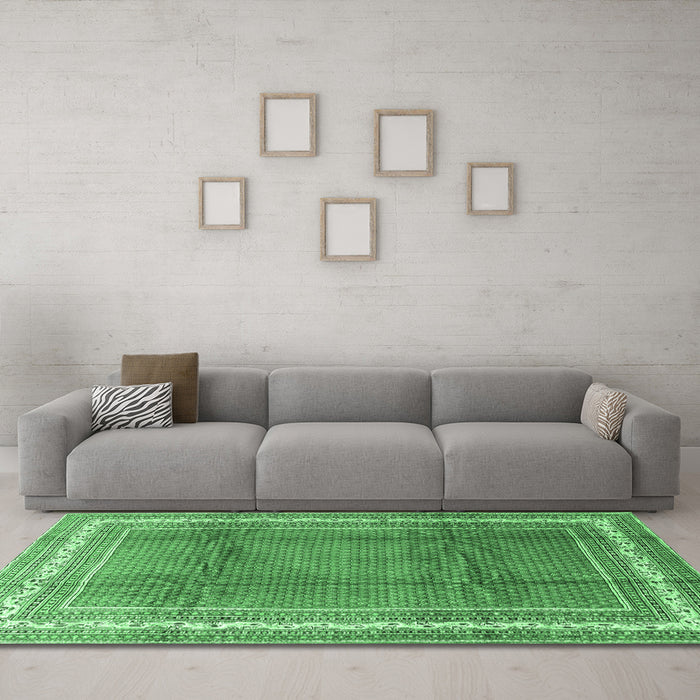 Machine Washable Persian Emerald Green Traditional Area Rugs in a Living Room,, wshtr3402emgrn