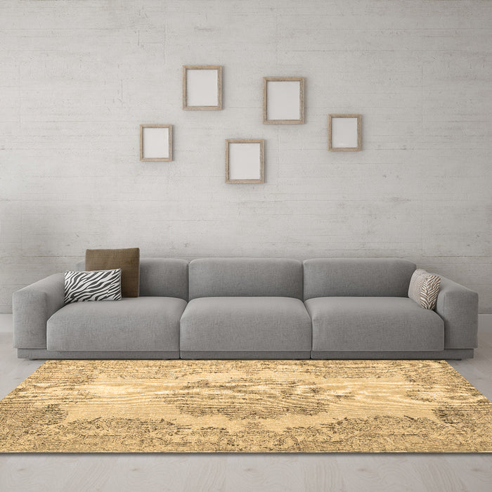 Machine Washable Persian Brown Traditional Rug in a Living Room,, wshtr3403brn