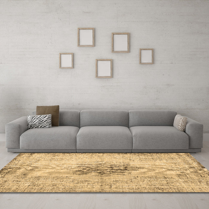 Machine Washable Persian Brown Traditional Rug in a Living Room,, wshtr3404brn