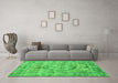 Machine Washable Persian Green Traditional Area Rugs in a Living Room,, wshtr3405grn