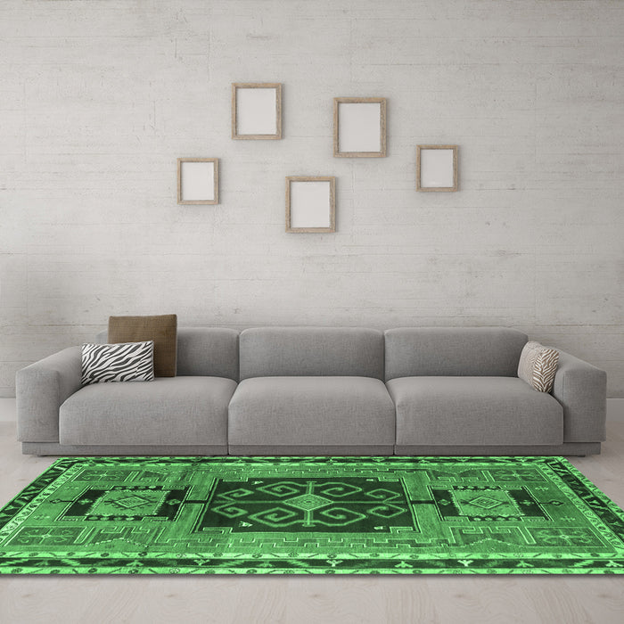 Machine Washable Persian Emerald Green Traditional Area Rugs in a Living Room,, wshtr3406emgrn