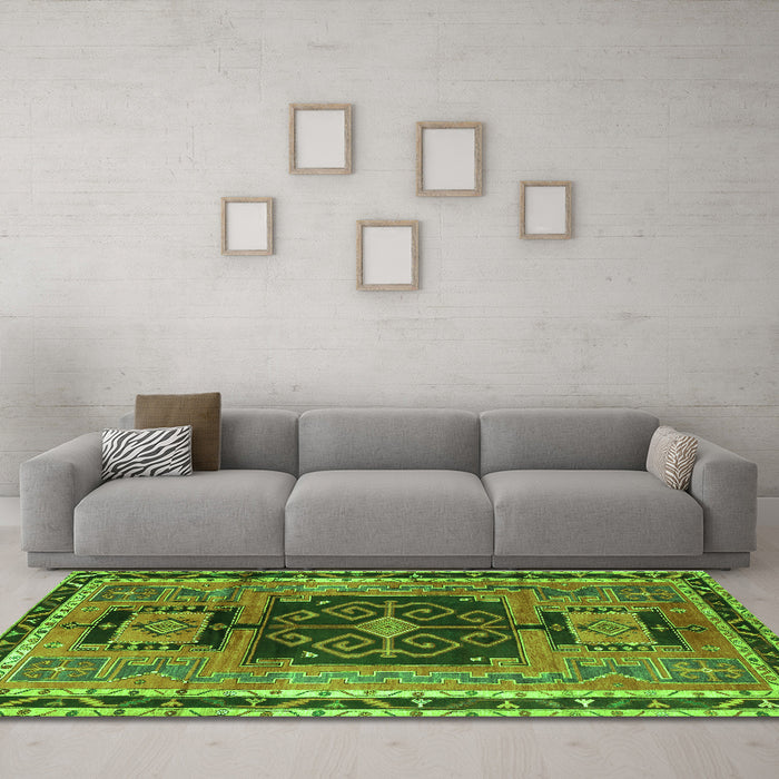 Machine Washable Persian Green Traditional Area Rugs in a Living Room,, wshtr3406grn