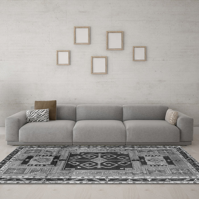 Machine Washable Persian Gray Traditional Rug in a Living Room,, wshtr3406gry