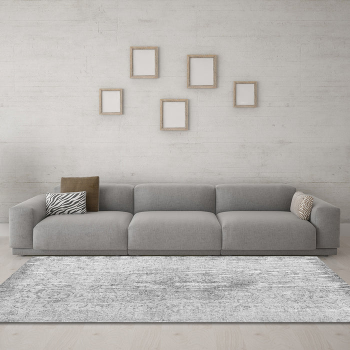 Machine Washable Persian Gray Traditional Rug in a Living Room,, wshtr3407gry