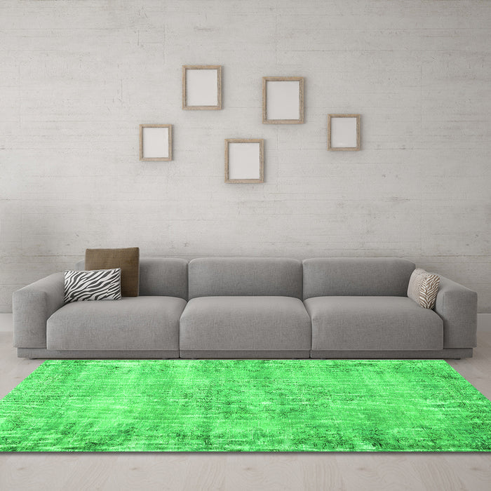 Machine Washable Persian Green Traditional Area Rugs in a Living Room,, wshtr3409grn