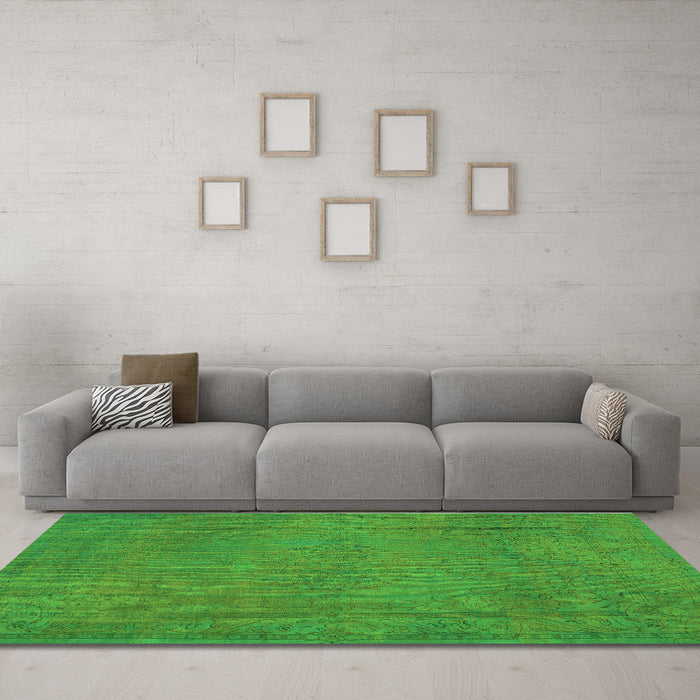Machine Washable Persian Green Traditional Area Rugs in a Living Room,, wshtr3411grn