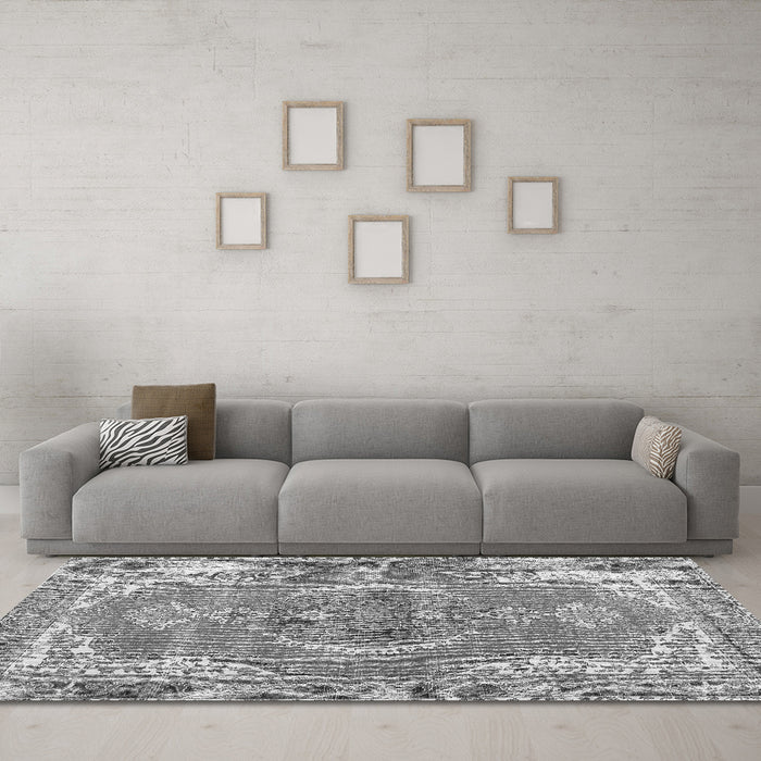 Machine Washable Persian Gray Traditional Rug in a Living Room,, wshtr3413gry