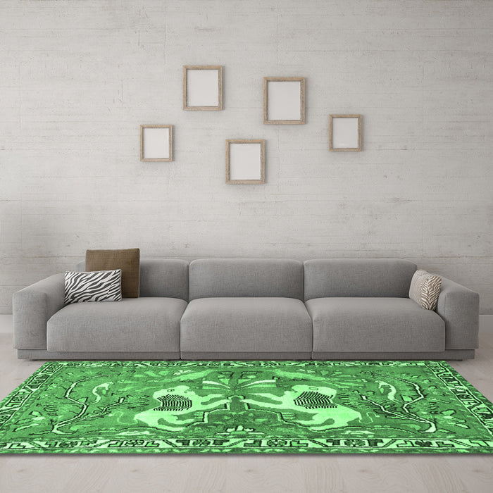 Machine Washable Persian Emerald Green Traditional Area Rugs in a Living Room,, wshtr3415emgrn