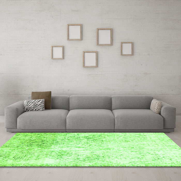 Machine Washable Persian Green Traditional Area Rugs in a Living Room,, wshtr3417grn