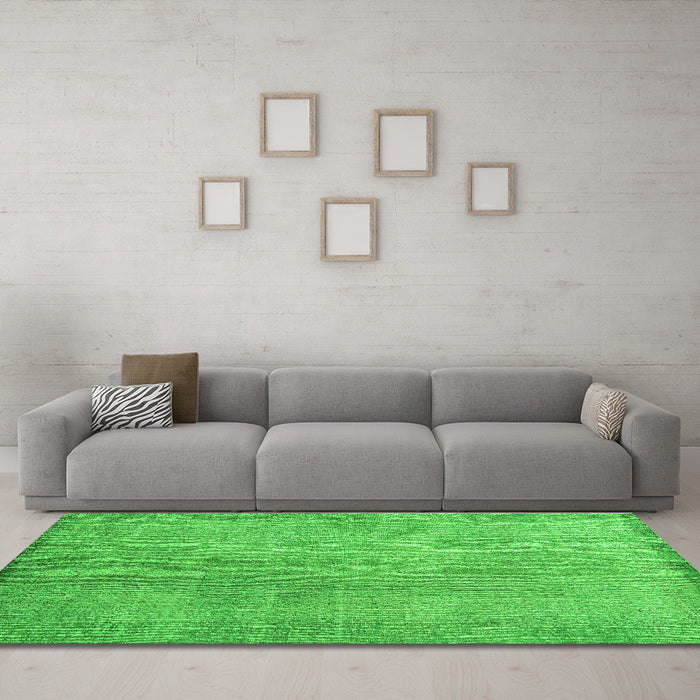 Machine Washable Persian Green Traditional Area Rugs in a Living Room,, wshtr3419grn