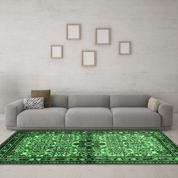 Machine Washable Persian Emerald Green Traditional Area Rugs in a Living Room,, wshtr341emgrn