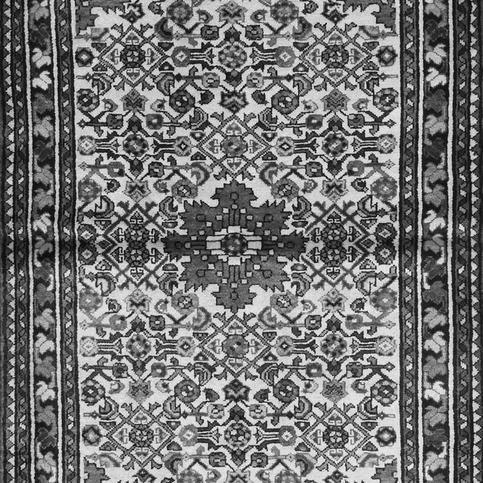 Serging Thickness of Machine Washable Persian Gray Traditional Rug, wshtr341gry