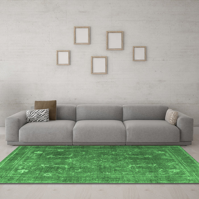 Machine Washable Persian Emerald Green Traditional Area Rugs in a Living Room,, wshtr3420emgrn