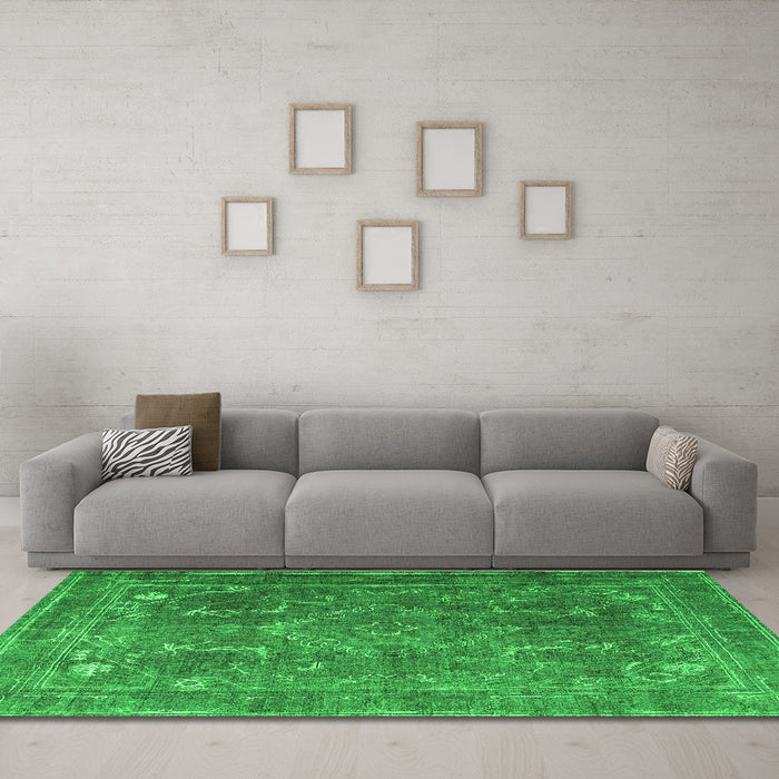 Machine Washable Persian Green Traditional Area Rugs in a Living Room,, wshtr3420grn