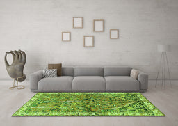 Machine Washable Animal Green Traditional Area Rugs in a Living Room,, wshtr3424grn