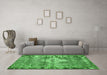 Machine Washable Persian Green Traditional Area Rugs in a Living Room,, wshtr3428grn