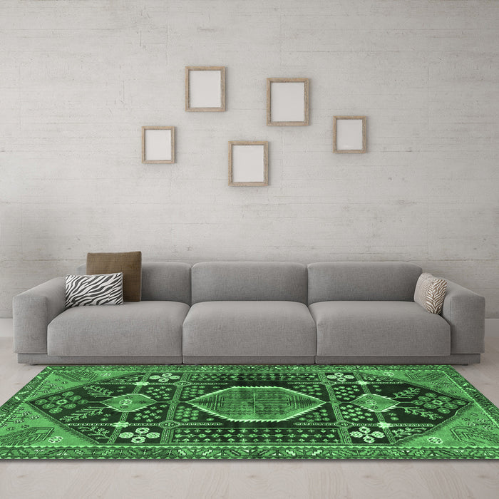 Machine Washable Persian Emerald Green Traditional Area Rugs in a Living Room,, wshtr3429emgrn