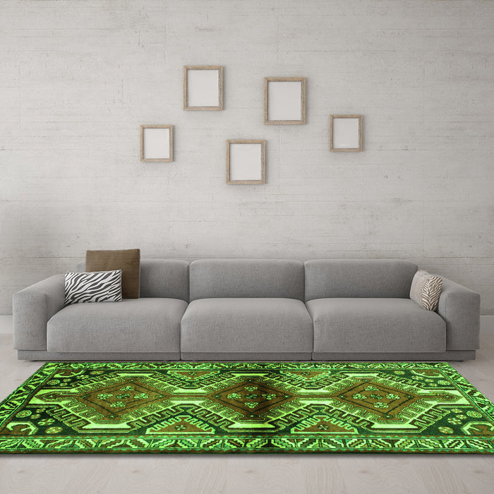 Machine Washable Persian Green Traditional Area Rugs in a Living Room,, wshtr342grn