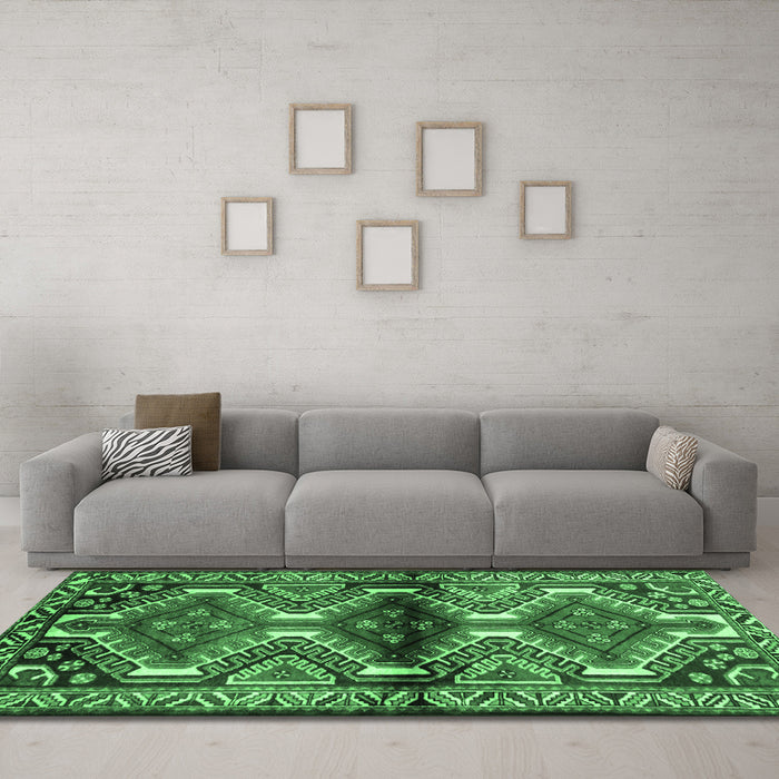 Machine Washable Persian Emerald Green Traditional Area Rugs in a Living Room,, wshtr342emgrn