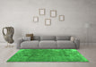 Machine Washable Persian Green Traditional Area Rugs in a Living Room,, wshtr3430grn