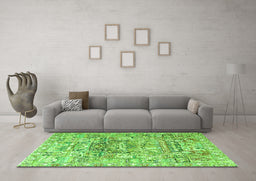 Machine Washable Animal Green Traditional Area Rugs in a Living Room,, wshtr3431grn