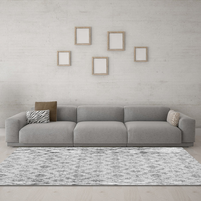 Machine Washable Persian Gray Traditional Rug in a Living Room,, wshtr3435gry