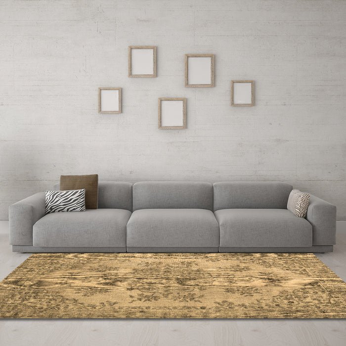 Machine Washable Persian Brown Traditional Rug in a Living Room,, wshtr3437brn