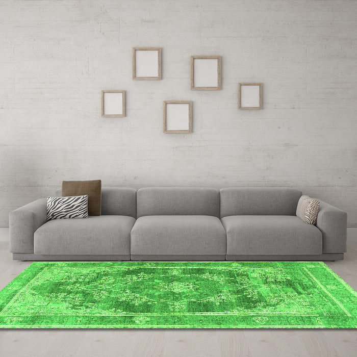 Machine Washable Persian Green Traditional Area Rugs in a Living Room,, wshtr3438grn
