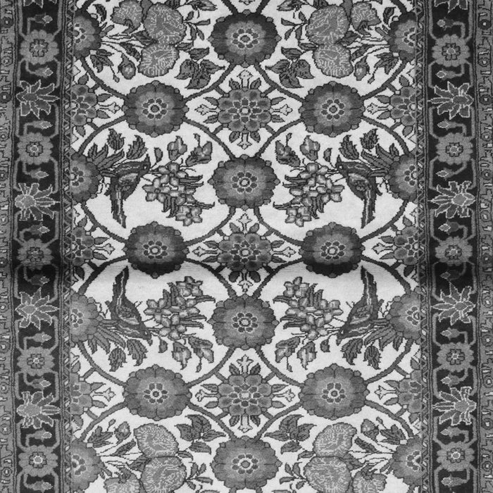 Serging Thickness of Machine Washable Persian Gray Traditional Rug, wshtr343gry