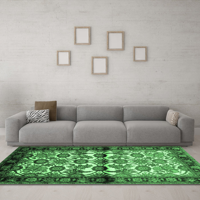 Machine Washable Persian Emerald Green Traditional Area Rugs in a Living Room,, wshtr343emgrn