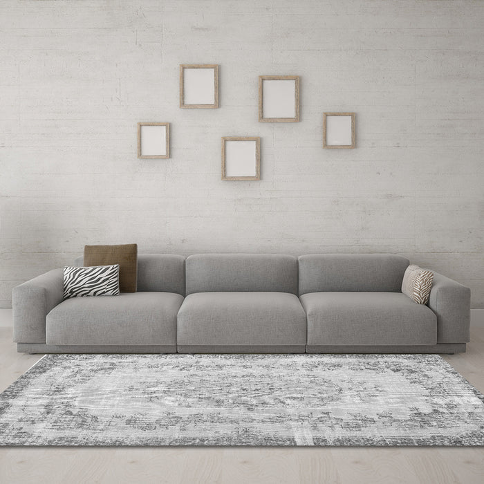 Machine Washable Persian Gray Traditional Rug in a Living Room,, wshtr3442gry