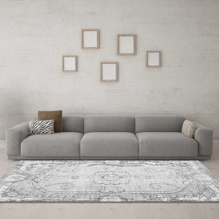 Machine Washable Persian Gray Traditional Rug in a Living Room,, wshtr3450gry