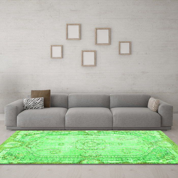 Machine Washable Persian Green Traditional Area Rugs in a Living Room,, wshtr3450grn