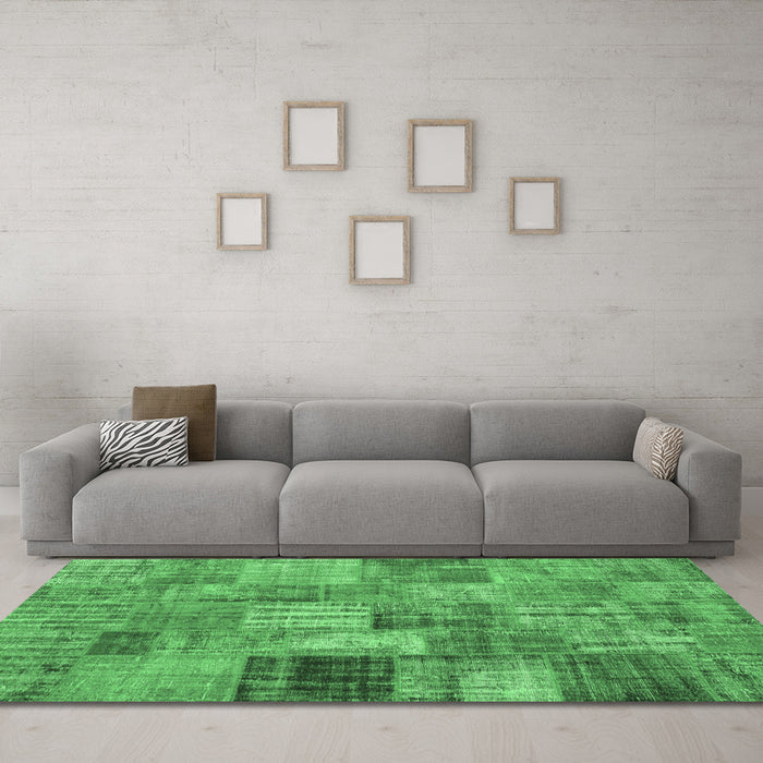 Machine Washable Persian Emerald Green Traditional Area Rugs in a Living Room,, wshtr3454emgrn