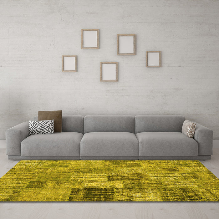 Machine Washable Persian Yellow Traditional Rug in a Living Room, wshtr3454yw