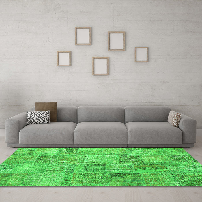 Machine Washable Persian Green Traditional Area Rugs in a Living Room,, wshtr3455grn