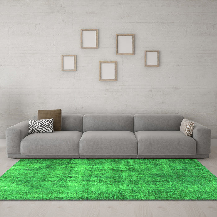 Machine Washable Persian Green Traditional Area Rugs in a Living Room,, wshtr3457grn
