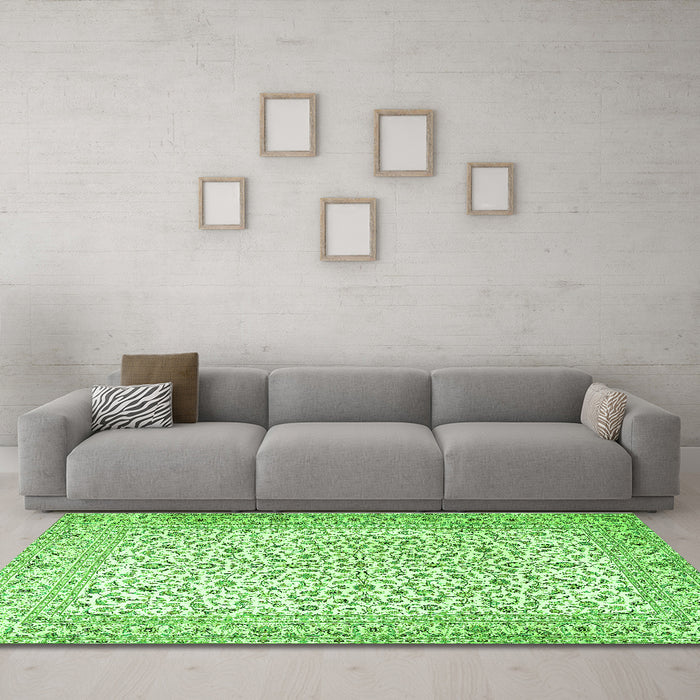 Machine Washable Persian Green Traditional Area Rugs in a Living Room,, wshtr3458grn