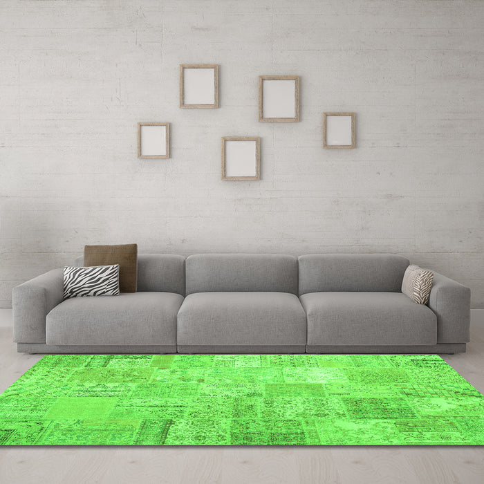 Machine Washable Patchwork Green Transitional Area Rugs in a Living Room,, wshtr3460grn