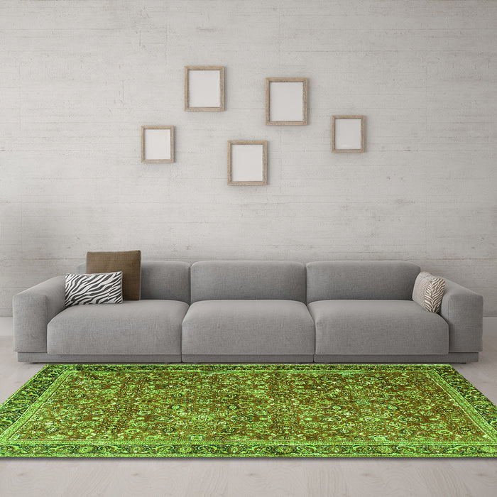 Machine Washable Persian Green Traditional Area Rugs in a Living Room,, wshtr3461grn