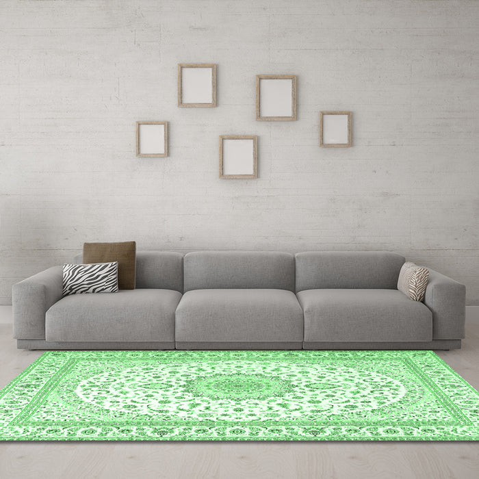 Machine Washable Medallion Emerald Green Traditional Area Rugs in a Living Room,, wshtr3462emgrn