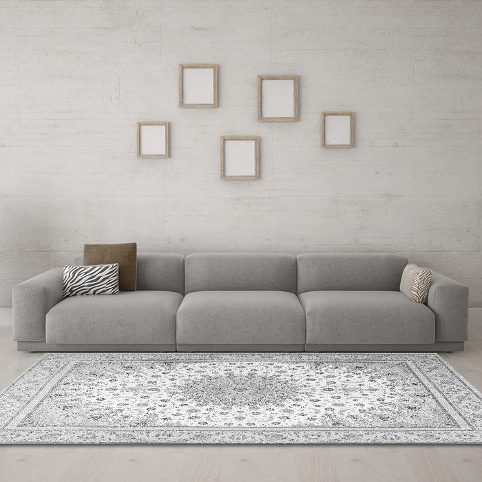 Machine Washable Medallion Gray Traditional Rug in a Living Room,, wshtr3464gry