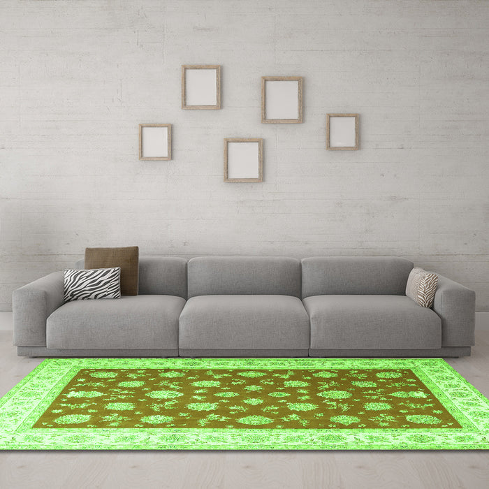 Machine Washable Oriental Green Traditional Area Rugs in a Living Room,, wshtr3465grn