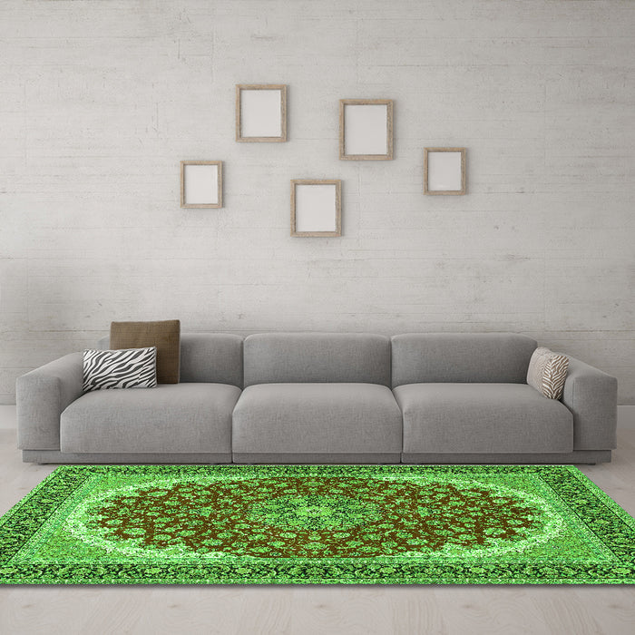 Machine Washable Medallion Green Traditional Area Rugs in a Living Room,, wshtr3466grn