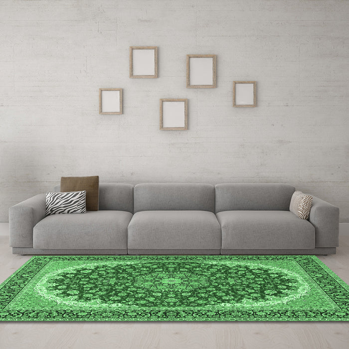 Machine Washable Medallion Emerald Green Traditional Area Rugs in a Living Room,, wshtr3466emgrn